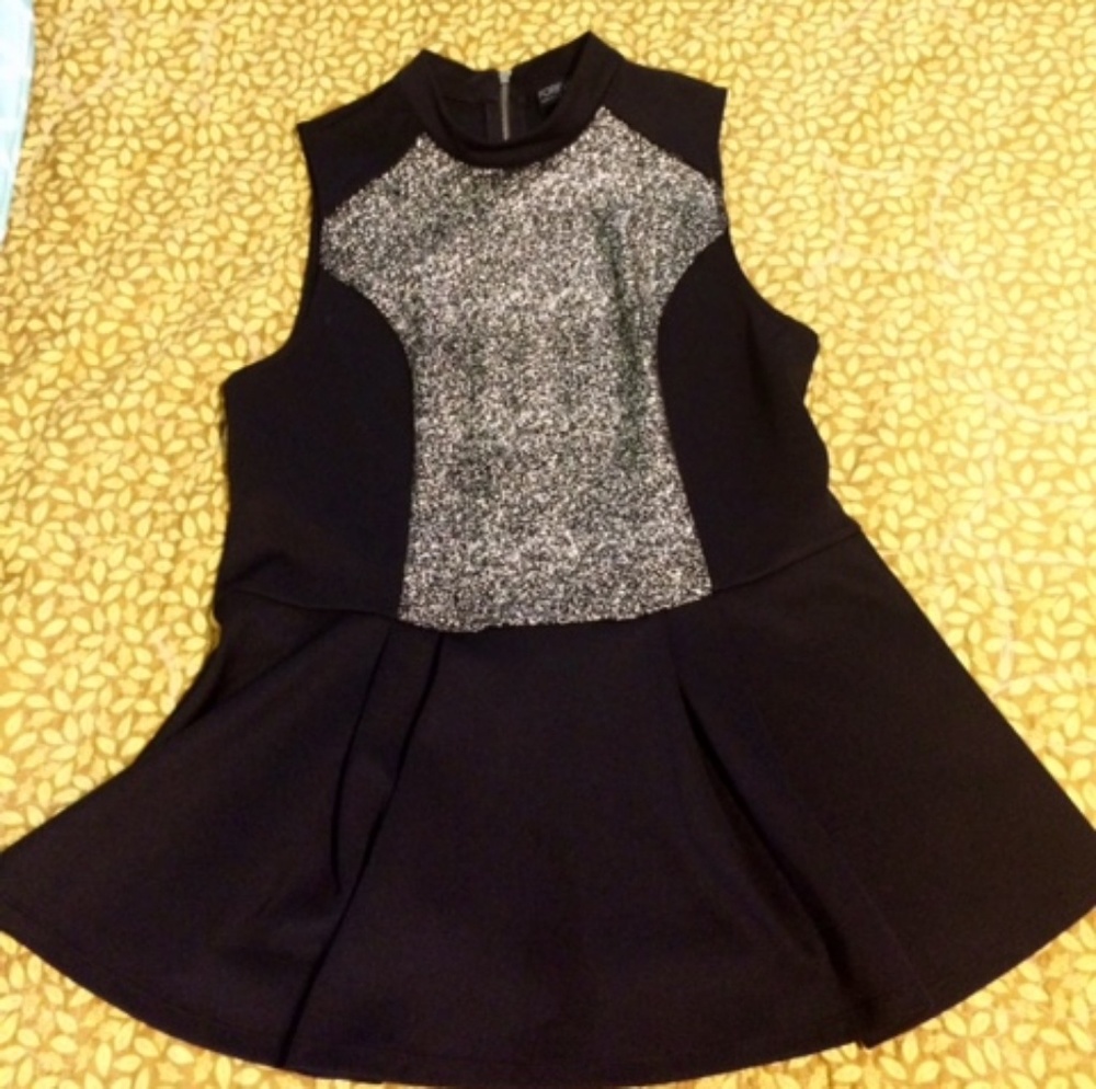 Sleeveless black and gold glitter top